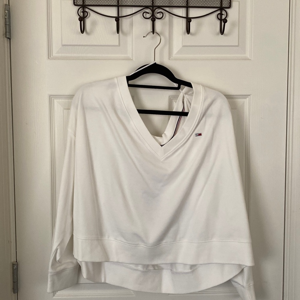 NWT Tommy Hilfiger Cropped V Neck White Pullover Sweatshirt Size 3X